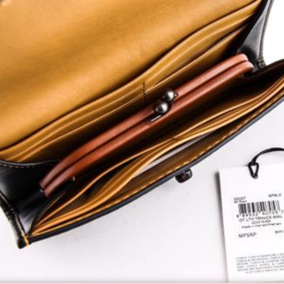 Coach Glove tan wallet - Picture 4 of 7